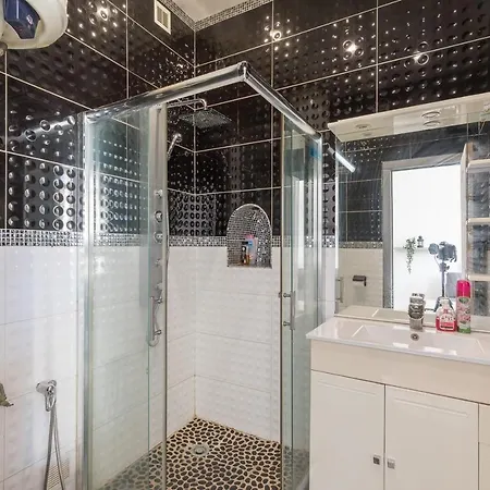 Ideally Placed To Visit Toulon + Bright Flat - Idealement Place Pour Visiter Toulon + Lumineux Exterior photo